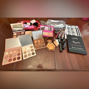 Huge Makeup Eyeshadow Palette Lot Mac Colourpop Wander GlamGlow Fenty Kylie